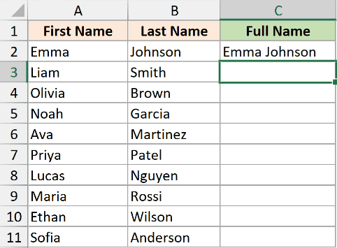 Excel spreadsheet showing cell C3 selected after using Flash Fill to combine first and last names in column C